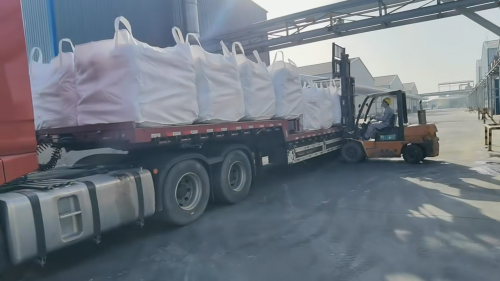 兰州聚丙烯酰胺增稠剂产品装车，确保高效配送