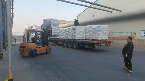 聚丙烯酰胺货源装车完毕，确保及时交付客户需求